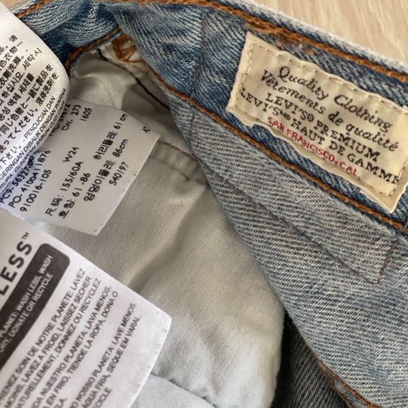 501 high rise levi jean distressed shorts - Picture 4 of 4